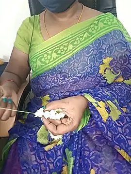 Snapshot of Tamil-hotwife chatting on 03.09.25 Tamil-hotwife online show from 03.09.25