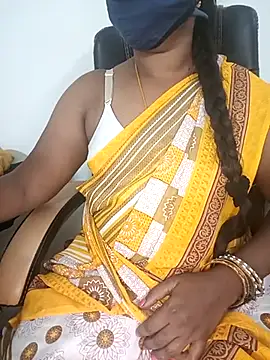 Snapshot of Tamil-hotwife chatting on 03.12.25 Tamil-hotwife online show from 03.12.25