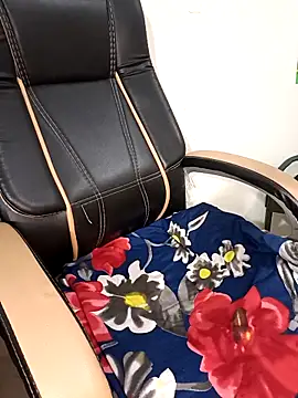 Snapshot of Tamil-hotwife chatting on 03.20.25 Tamil-hotwife online show from 03.20.25