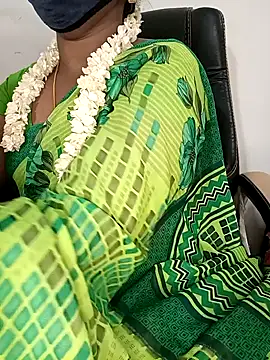 Snapshot of Tamil-hotwife chatting on 09.10.25 Tamil-hotwife online show from 09.10.25