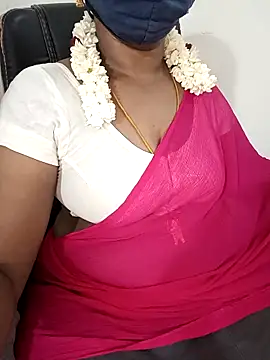 Snapshot of Tamil-hotwife chatting on 09.11.25 Tamil-hotwife online show from 09.11.25