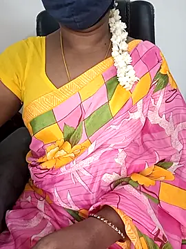 Snapshot of Tamil-hotwife chatting on 09.11.25 Tamil-hotwife online show from 09.11.25