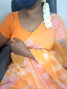 Snapshot of Tamil-hotwife chatting on 10.08.25 Tamil-hotwife online show from 10.08.25