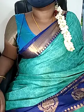 Snapshot of Tamil-hotwife chatting on 10.09.25 Tamil-hotwife online show from 10.09.25