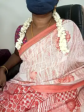 Snapshot of Tamil-hotwife chatting on 10.10.25 Tamil-hotwife online show from 10.10.25