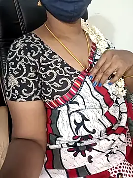 Snapshot of Tamil-hotwife chatting on 10.28.25 Tamil-hotwife online show from 10.28.25