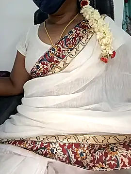 Snapshot of Tamil-hotwife chatting on 05.24.26 Tamil-hotwife online show from 05.24.26