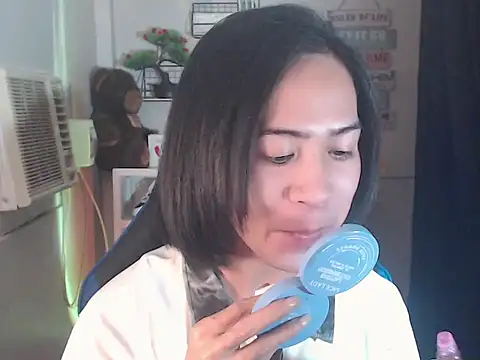 Snapshot of Lemonadexxx chatting on 12.03.25 Lemonadexxx online show from 12.03.25