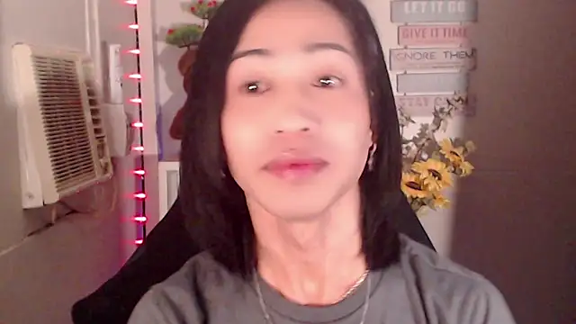 Snapshot of Lemonadexxx chatting on 12.20.25 Lemonadexxx online show from 12.20.25