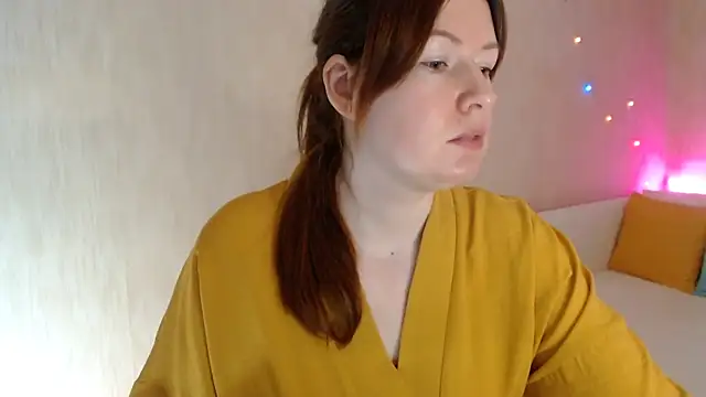 Snapshot of Kira_land chatting on 03.11.25 Kira land online show from 03.11.25