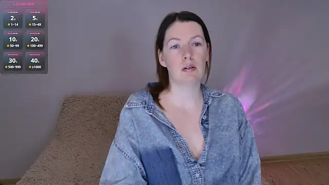 Snapshot of Kira_land chatting on 09.10.25 Kira land online show from 09.10.25