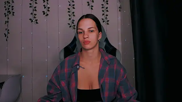 Snapshot of KarlaSim chatting on 09.09.25 KarlaSim online show from 09.09.25