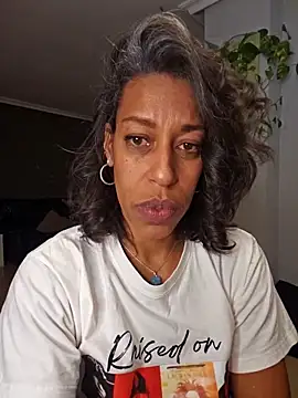 Snapshot of Goldenlace chatting on 01.06.26 Goldenlace online show from 01.06.26