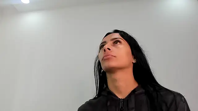 Snapshot of karlyn_angels chatting on 12.19.25 karlyn angels online show from 12.19.25