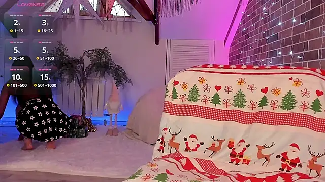 Snapshot of AzaliaSwallows chatting on 12.22.25 AzaliaSwallows online show from 12.22.25