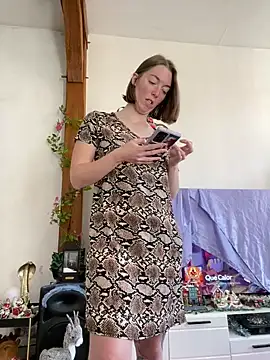 Snapshot of Daisy_Michto_Officiel chatting on 12.20.24 Daisy Michto Officiel online show from 12.20.24