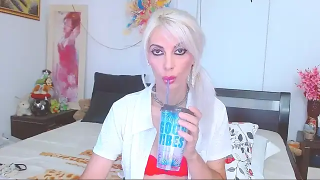 HoneyLara online show from 07.31.26