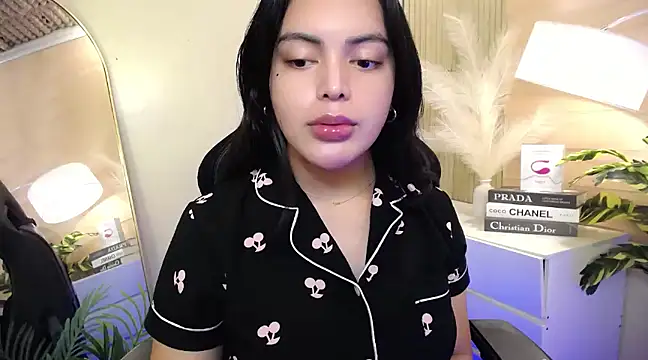 HotstuffCherrySummer online show from 01.11.25