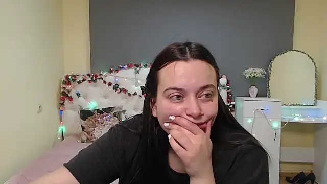 Snapshot of MilanaPrice chatting on 03.28.26 MilanaPrice online show from 03.28.26