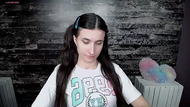 MaryEm976 online show from 03.18.25