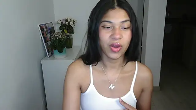 dark enchantress  online show from 01.12.25