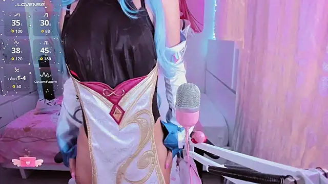 mia kawaii05 online show from 11.10.25