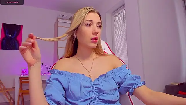 HotCarolineXO online show from 02.03.25