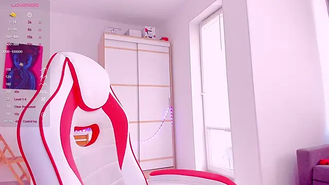 HotCarolineXO online show from 03.10.25