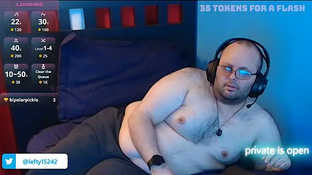 Snapshot of lefty15242 chatting on 10.27.25 lefty15242 online show from 10.27.25