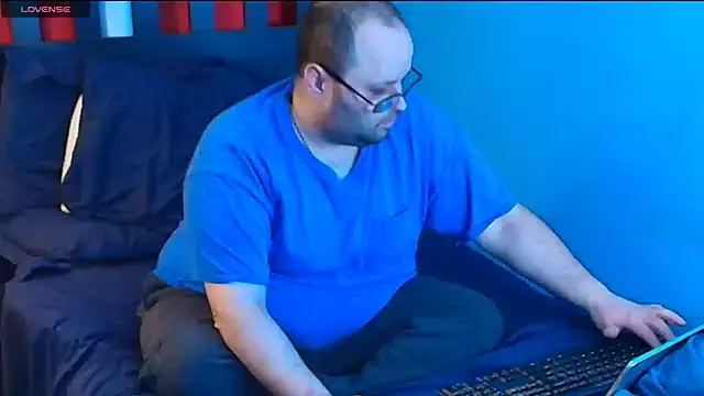 Snapshot of lefty15242 chatting on 11.10.25 lefty15242 online show from 11.10.25