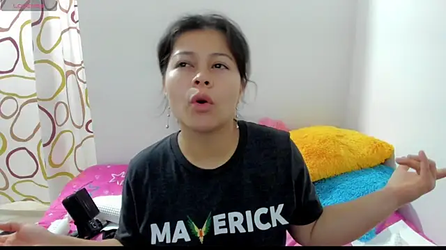 Snapshot of sweetnia chatting on 12.29.24 sweetnia online show from 12.29.24