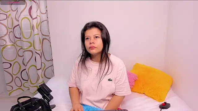 Snapshot of sweetnia chatting on 12.31.24 sweetnia online show from 12.31.24