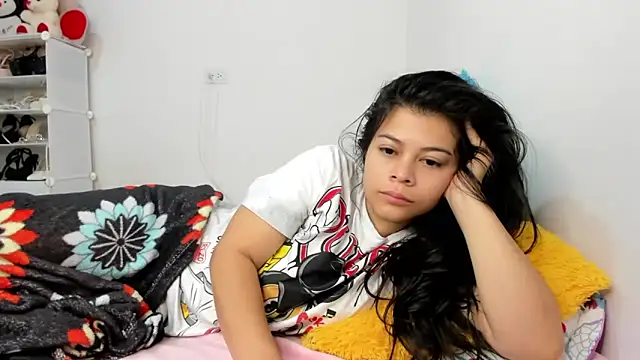 Snapshot of sweetnia chatting on 09.22.25 sweetnia online show from 09.22.25