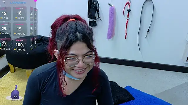 Catwhite  online show from 02.06.25