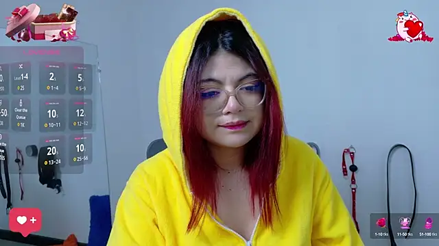 Catwhite  online show from 02.22.25