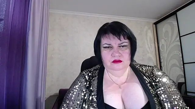 JuicyLady Di online show from 10.15.25