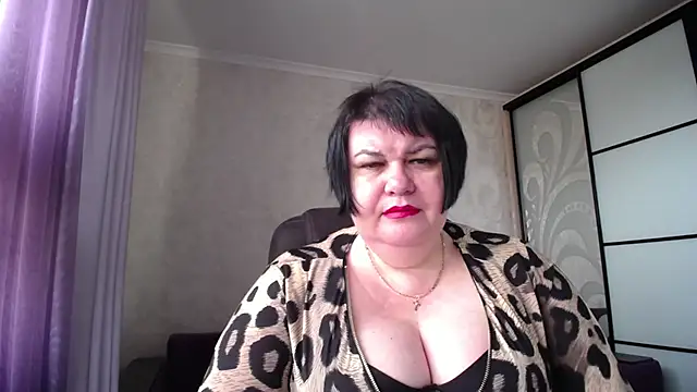 JuicyLady Di online show from 10.29.25