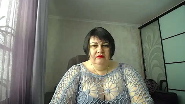Snapshot of JuicyLady_Di chatting on 07.25.26 JuicyLady Di online show from 07.25.26