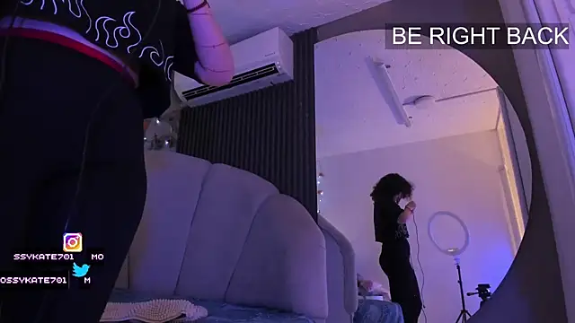 Katemoss70 online show from 11.22.25