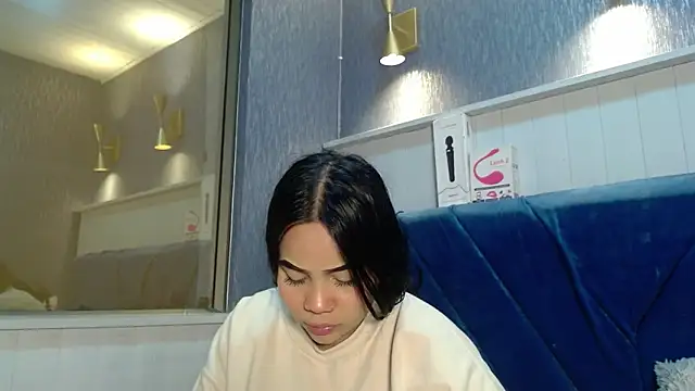 Snapshot of EmilyQueen3x chatting on 12.05.25 EmilyQueen3x online show from 12.05.25