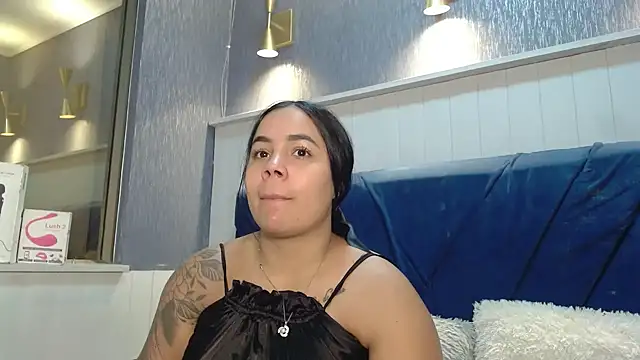 Snapshot of EmilyQueen3x chatting on 01.16.26 EmilyQueen3x online show from 01.16.26