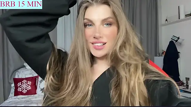 Snapshot of Just_alice chatting on 01.26.25 Just alice online show from 01.26.25