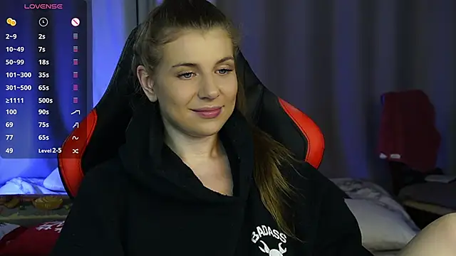 Snapshot of Just_alice chatting on 03.18.25 Just alice online show from 03.18.25