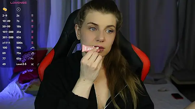 Snapshot of Just_alice chatting on 03.20.25 Just alice online show from 03.20.25