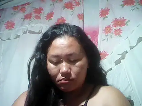 Snapshot of Sexyhorney4u chatting on 12.19.24 Sexyhorney4u online show from 12.19.24