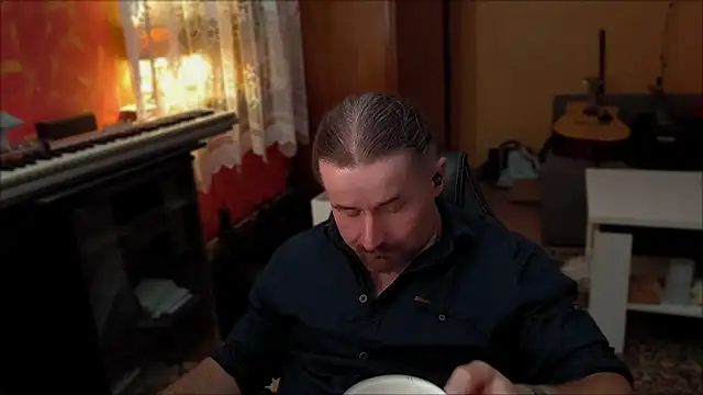 Snapshot of Mosiadz1975 chatting on 01.31.25 Mosiadz1975 online show from 01.31.25