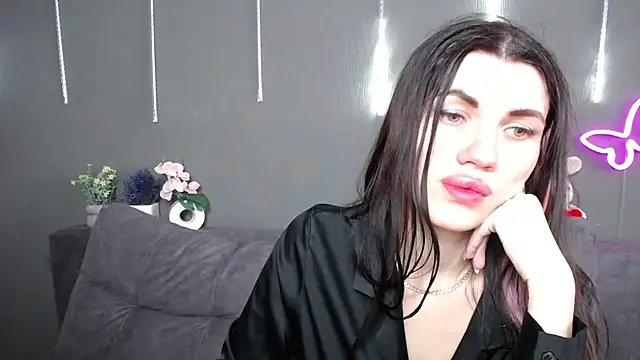 MilaLoona online show from 04.24.26