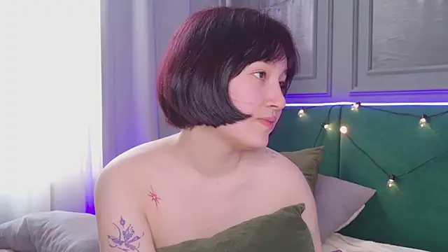 Snapshot of So_audrey chatting on 02.24.25 So audrey online show from 02.24.25