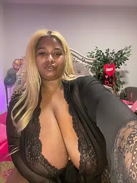 BigFineSelena online show from 01.31.25