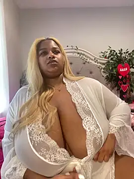 BigFineSelena online show from 02.05.25